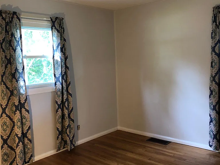 1105 Chicago St — Photo 6