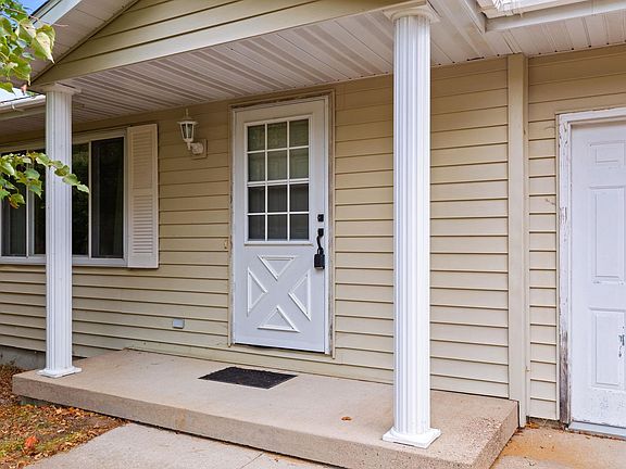 3rd image of 1590 Kingswood Trl