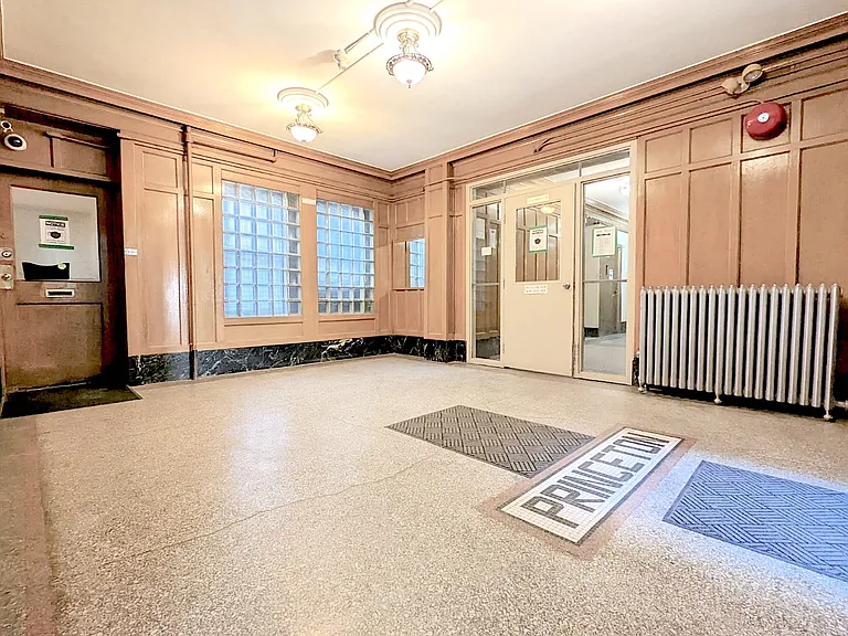 314 Broadway — Photo 10
