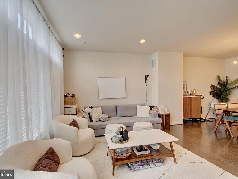 8078 Tribeca — Photo 18