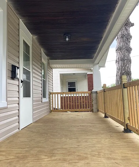308 E Virginia Ave — Photo 3