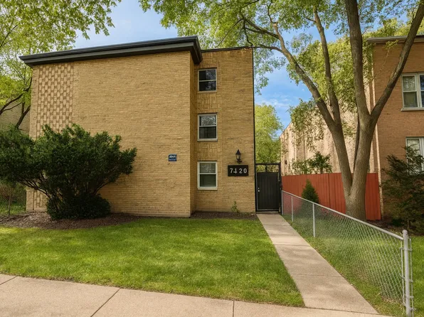 7420 N Winchester Ave APT 2A, Chicago, IL 60626