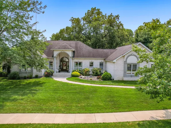 2541 Apple Blossom Ln, Columbus, IN 47201