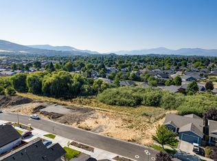 1636 Monarch Ln, Medford, OR 97504