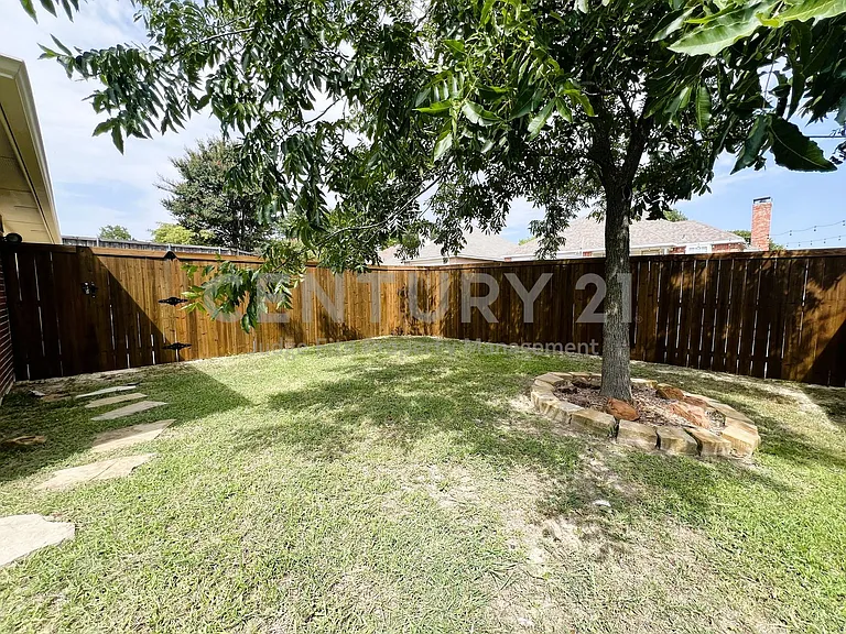 7800 Lancelot Rd — Photo 24