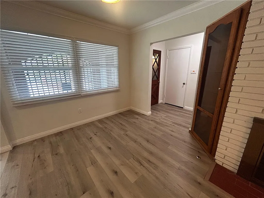 3 bed, 1229 sqft, $3,800 — Photo 3