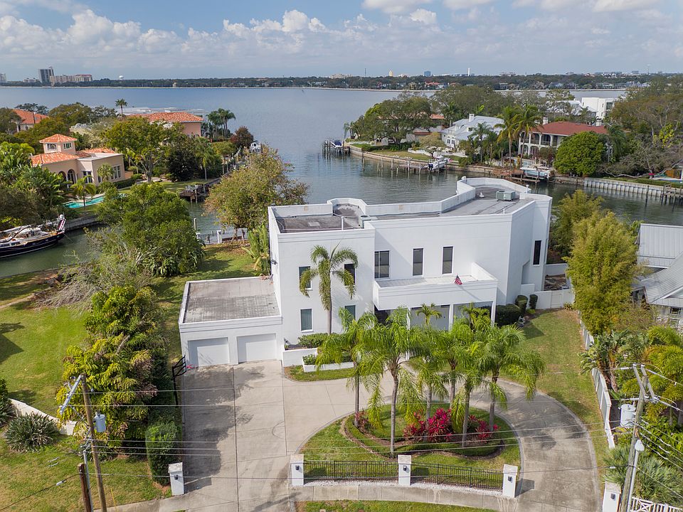 1st image of 120 Baltic Cir