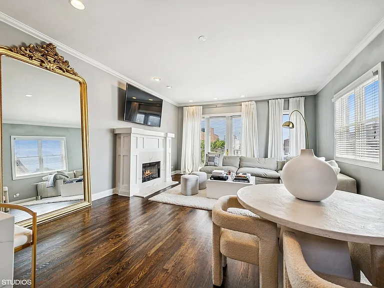 2440 W Cortez St #3 — Photo 7