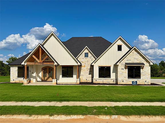 3rd image of 17038 Woodcrest Cir