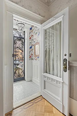 Sold by Compass | media 7