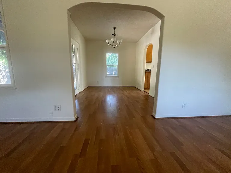 720 E Lassen Ave — Photo 5
