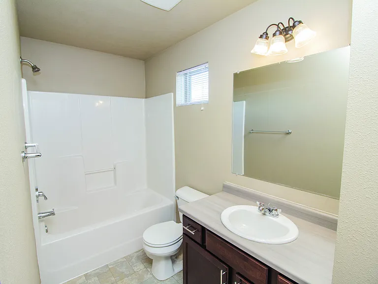 West Pointe Commons — Photo 12