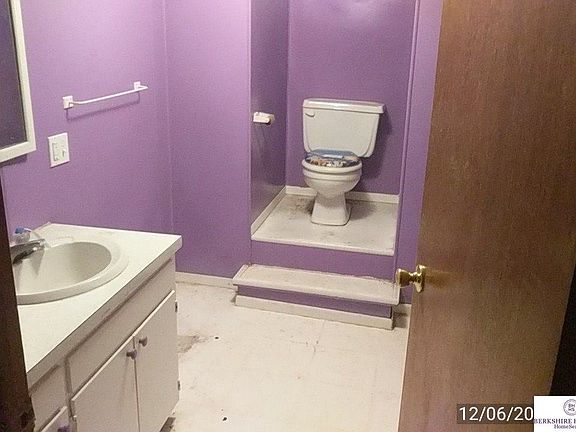 3rd image of 1601 Birchwood Dr