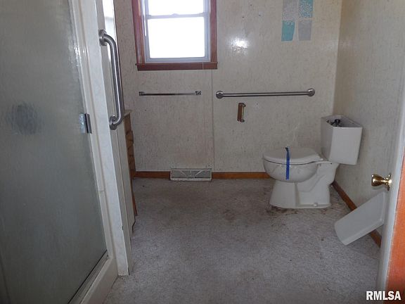 5th image of 334 N Lindsey St
