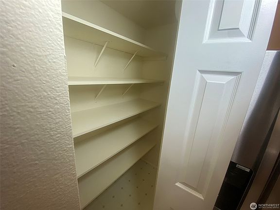 4th image of 25235 SE Klahanie Blvd APT J102