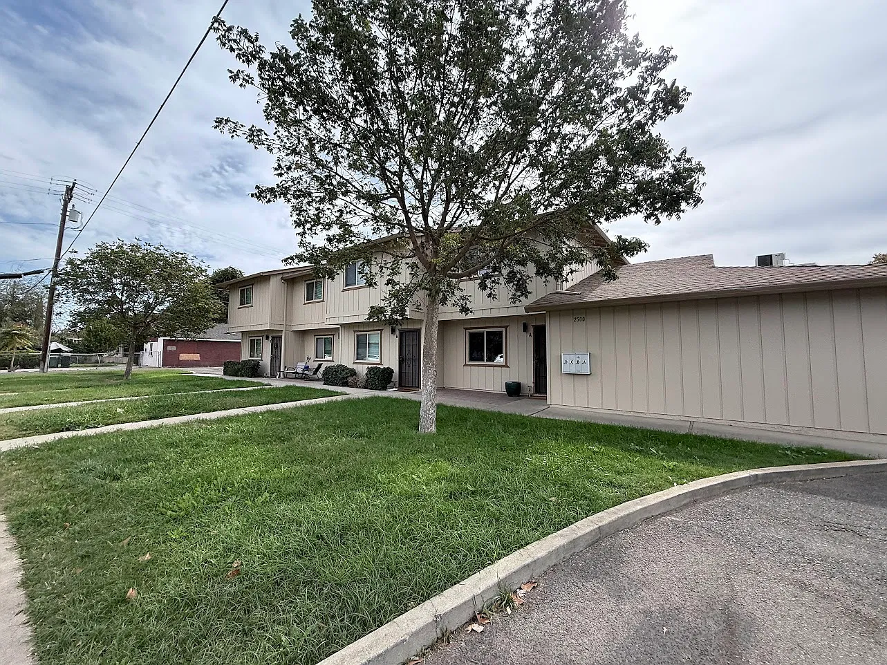2 bed, 1.5 bath, 925 sqft, $1,845 — Photo 1