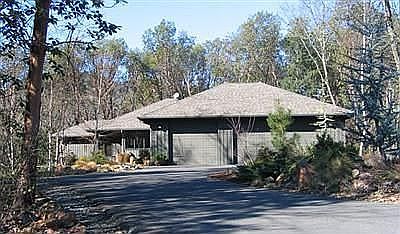 Gated, paved, private, cul-de sac location
