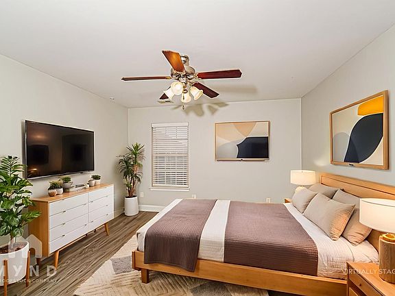 5th image of 4053 Cambridge Dr