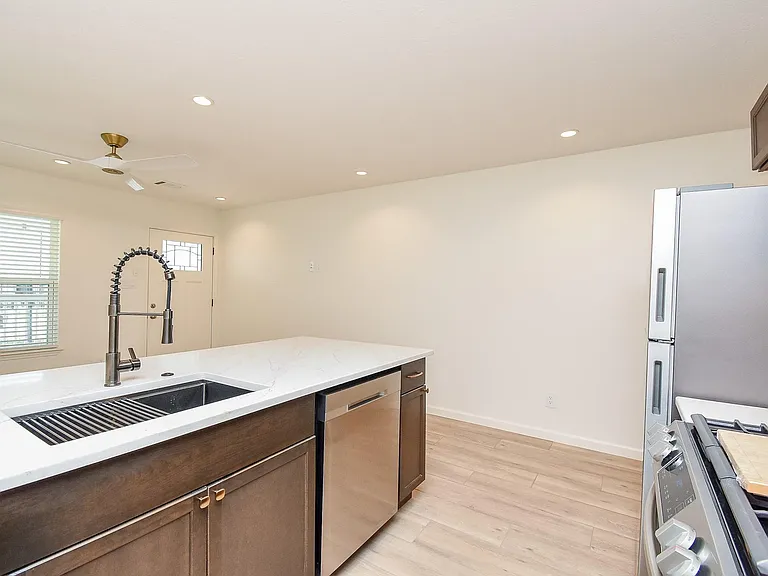 2509 Terry St #B — Photo 7