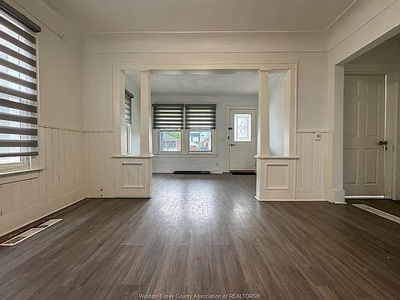 3rd image of 1842 Drouillard Rd