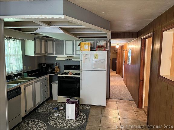5th image of 161 Lakeaire Dr