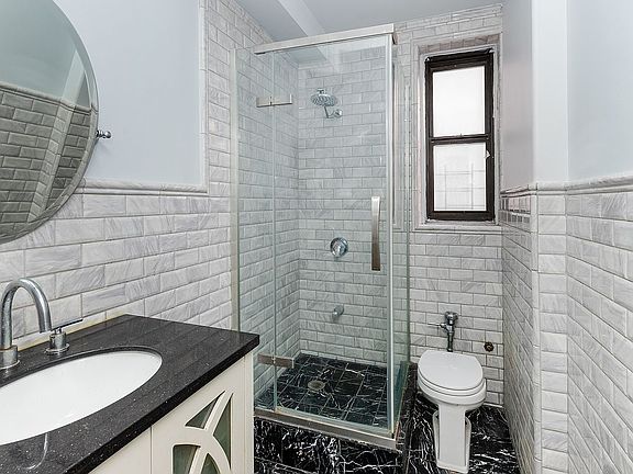 5th image of 825 Walton Ave APT 1H