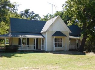 402 Hovey St, Newark, TX 76071