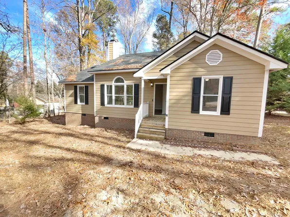 296 Thornwood Ln, Youngsville, NC 27596