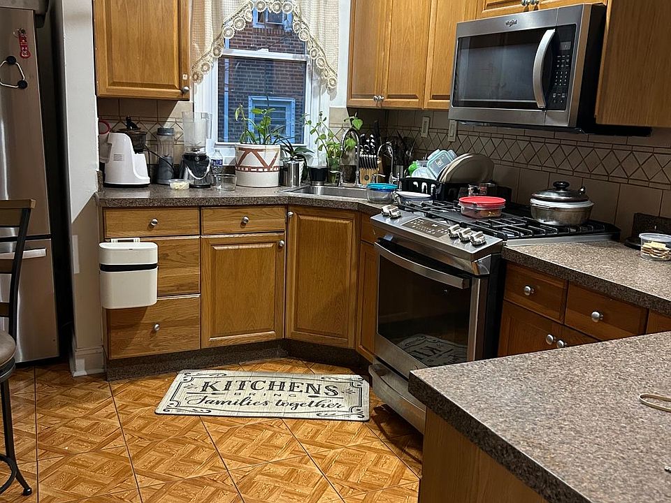 2nd image of 1141 Rosalie St