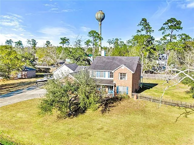 1024 Claire Dr — Photo 3