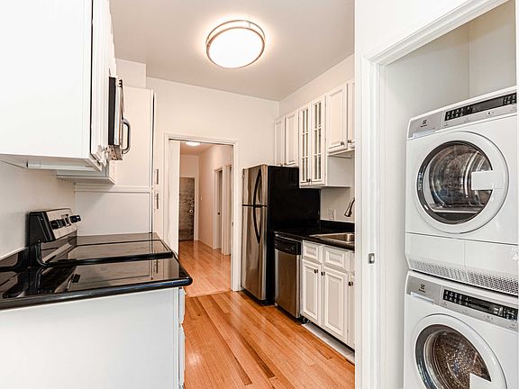 3rd image of 2080 Gough St APT 204