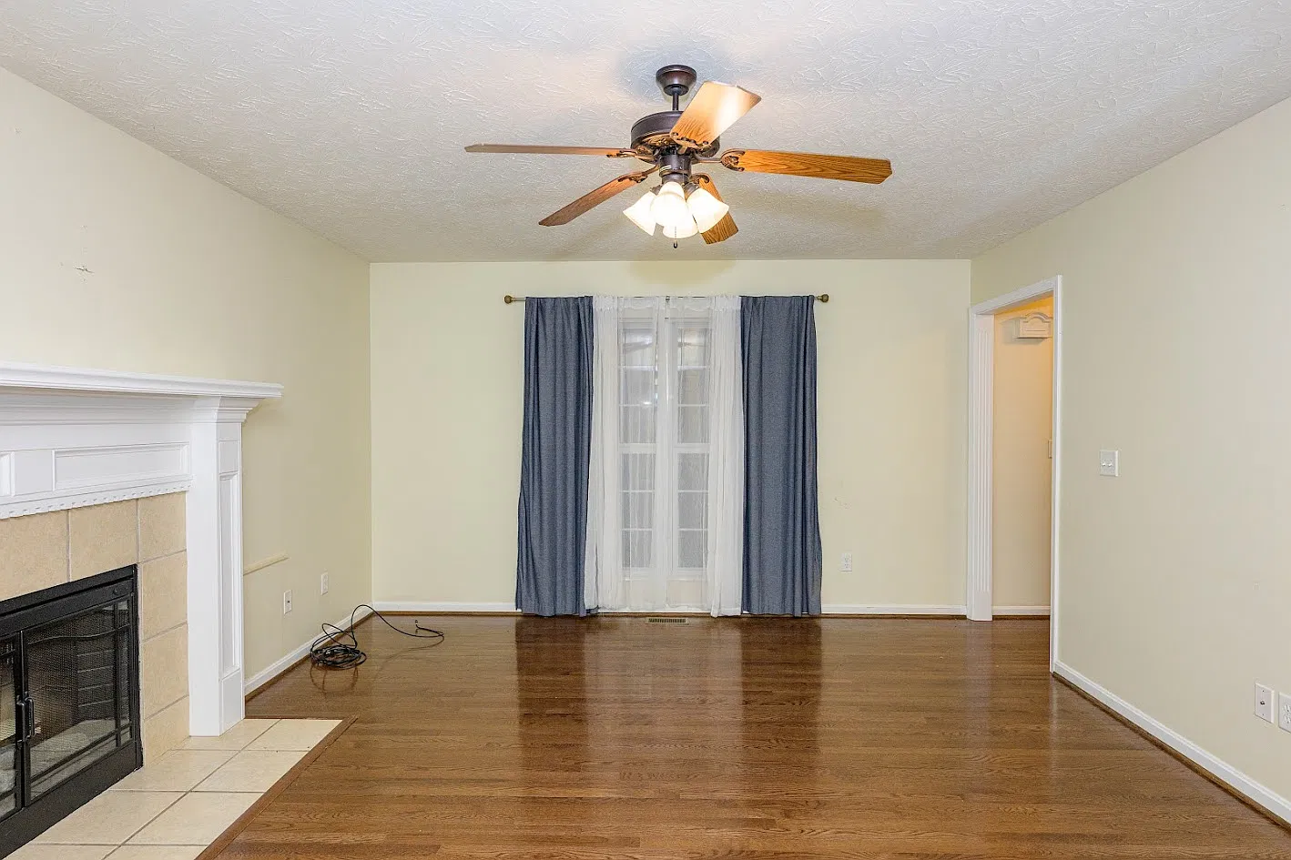 3 bed, 2.5 bath, 1794 sqft, $1,995 — Photo 4