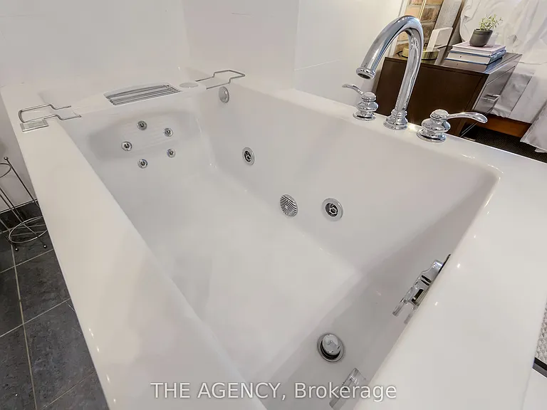 219 Fort York Blvd #208 — Photo 30