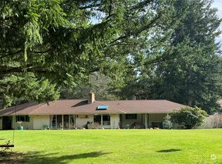 10905 Maiden Ln NE, Bainbridge Island, WA