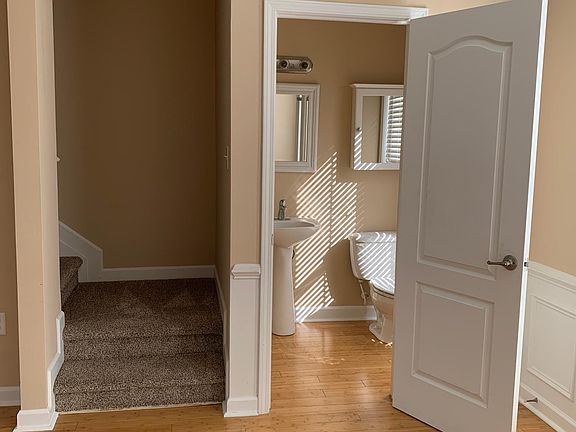 1/2 bath off dining room