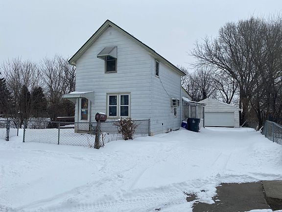 2nd image of 267 Belvidere St E
