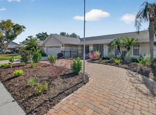 1609 Shady Leaf Dr, Valrico, FL 33596