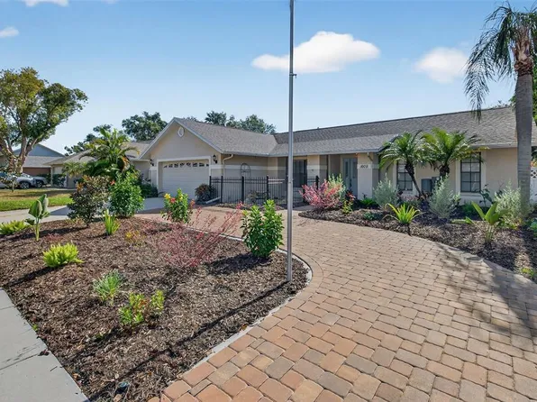 1609 Shady Leaf Dr, Valrico, FL 33596