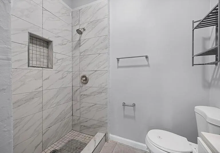 1648 W 36th St #1 — Photo 13