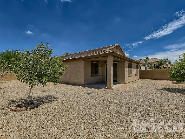 16833 W Moreland St — Photo 12