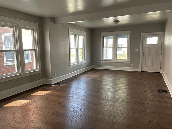 Living room / dining room