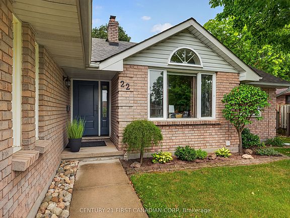 2nd image of 22 Heritage Ct