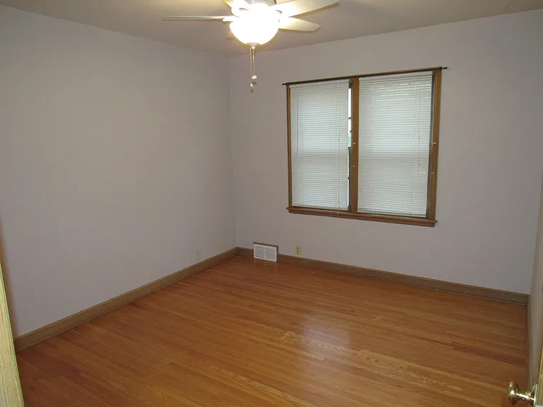 4401 Cedar Ave S — Photo 3