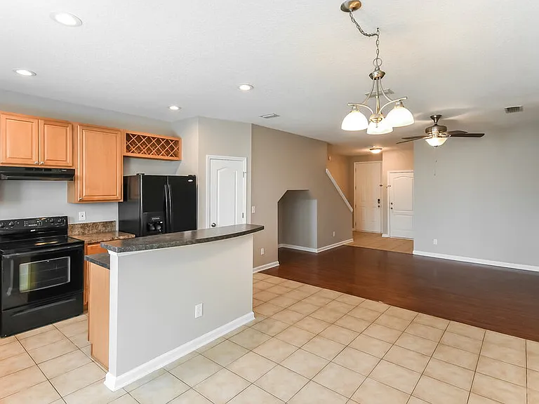 2326 Sunset Bluff Dr — Photo 9