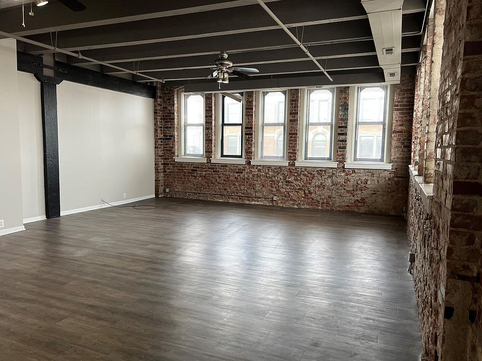 1st image of 1105 Harney St APT 404