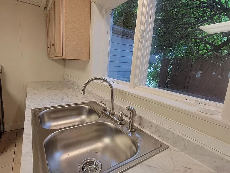119 Eno St — Photo 14