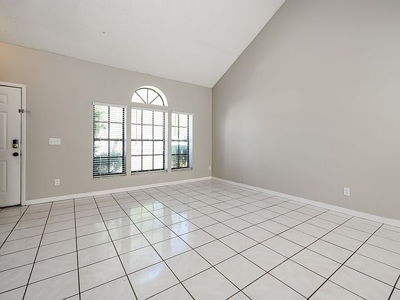 5th image of 7663 Sapphire Ln