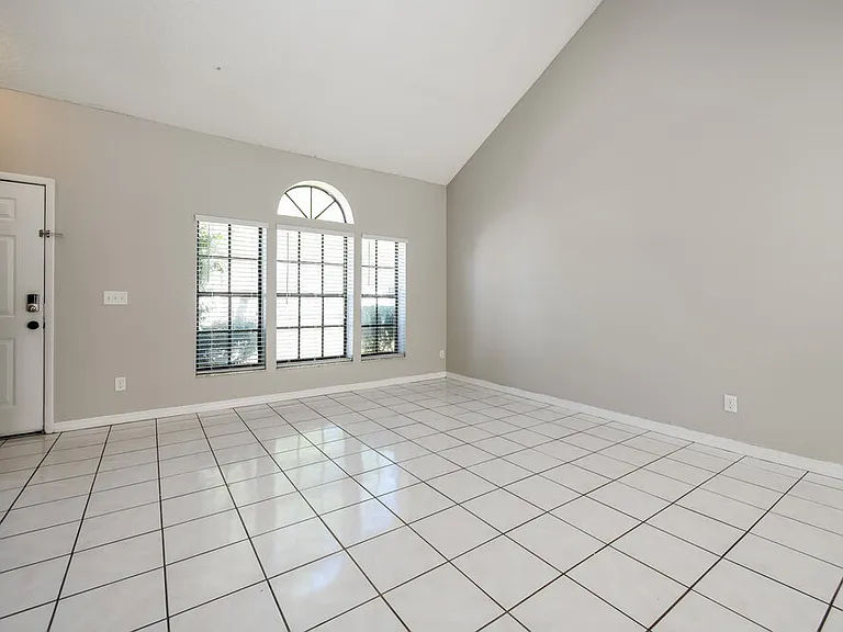 7663 Sapphire Ln — Photo 5