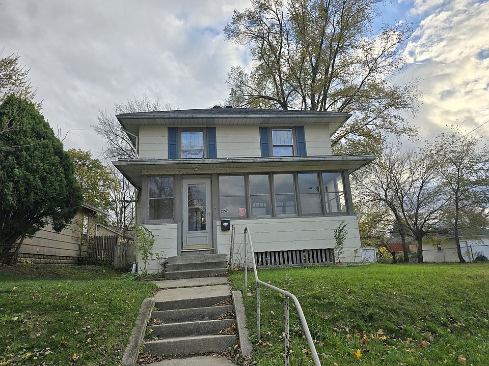 1st image of 226 E Eckman St