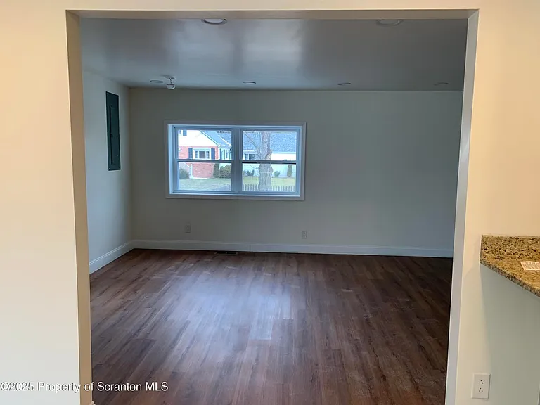 318 Simrell Rd — Photo 13